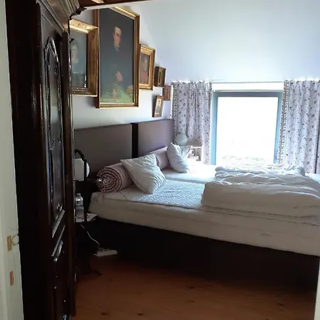 Montigny House And Antiques Bed & Breakfast Seron